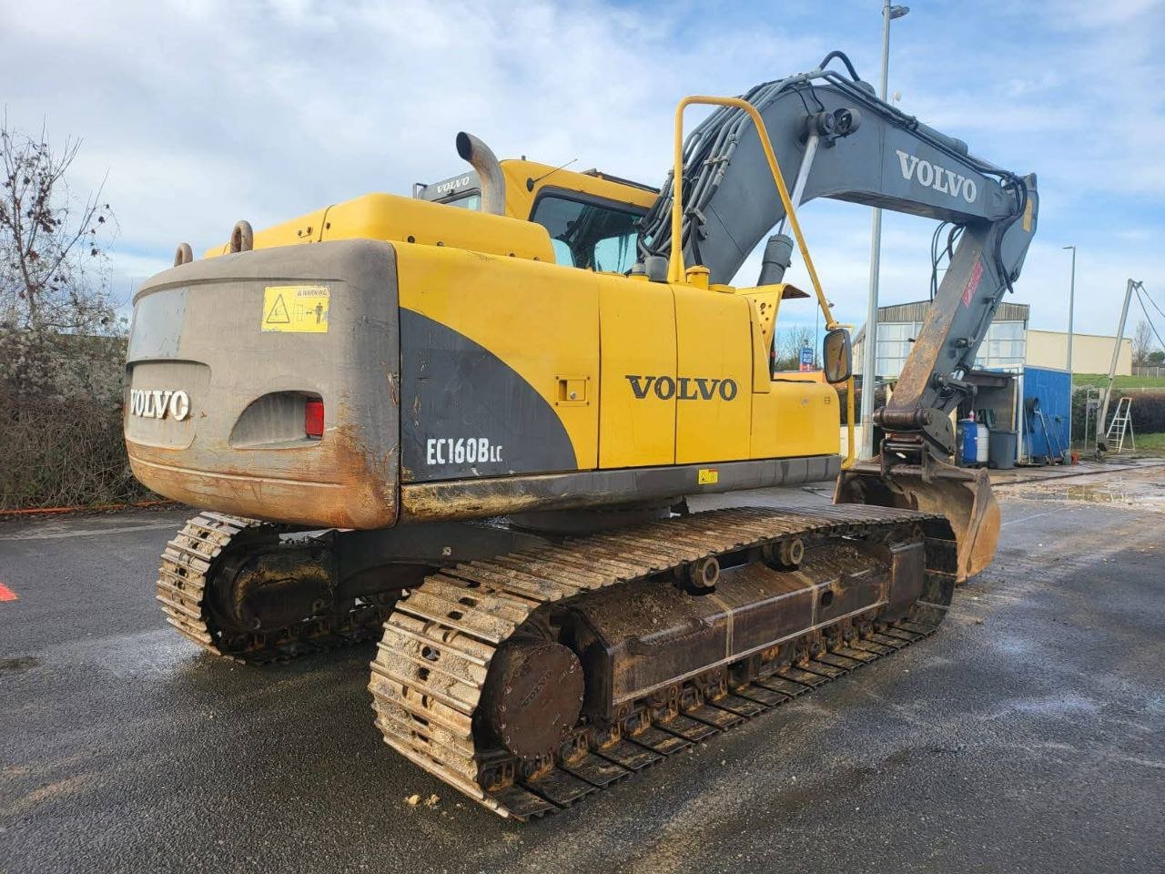 Volvo Excavator for Sale in Egypt, Volvo EC169B European Import Model 2009 Located in Cairo, Heavy Equipment Market in Egypt