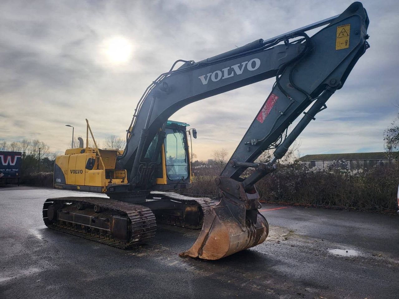 Volvo Excavator for Sale in Egypt, Volvo EC169B European Import Model 2009 Located in Cairo, Heavy Equipment Market in Egypt