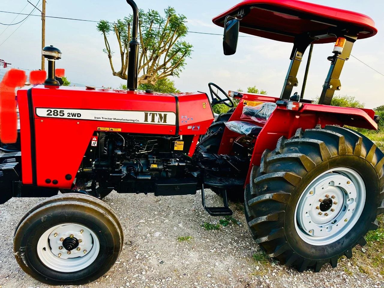 Massey Tractor for Sale in Egypt, Massey 285 Model 2002 Located in Alexandria, Agricultural Equipment Market in Egypt