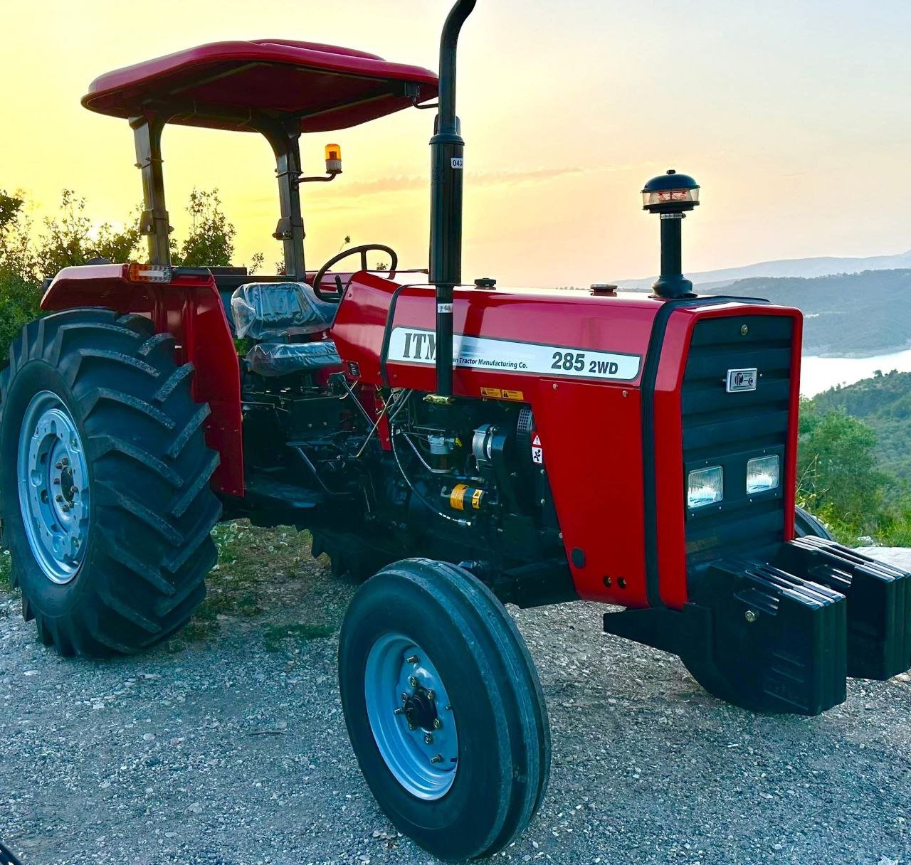 Massey Tractor for Sale in Egypt, Massey 285 Model 2002 Located in Alexandria, Agricultural Equipment Market in Egypt
