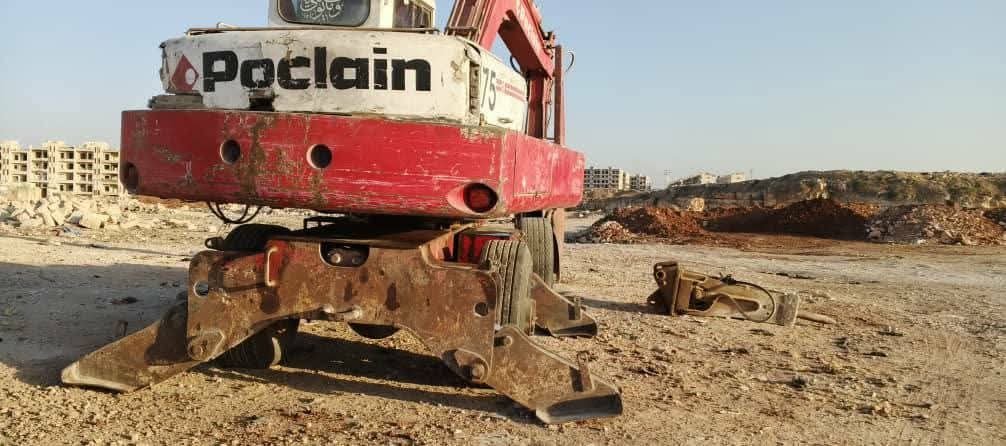 Poclain Excavator for Sale in Egypt, 1999 Poclain Excavator in Good Condition, Located in Luxor, Best Heavy Equipment Deals