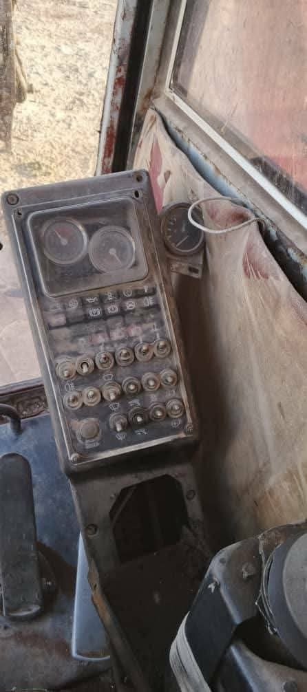 Poclain Excavator for Sale in Egypt, 1999 Poclain Excavator in Good Condition, Located in Luxor, Best Heavy Equipment Deals