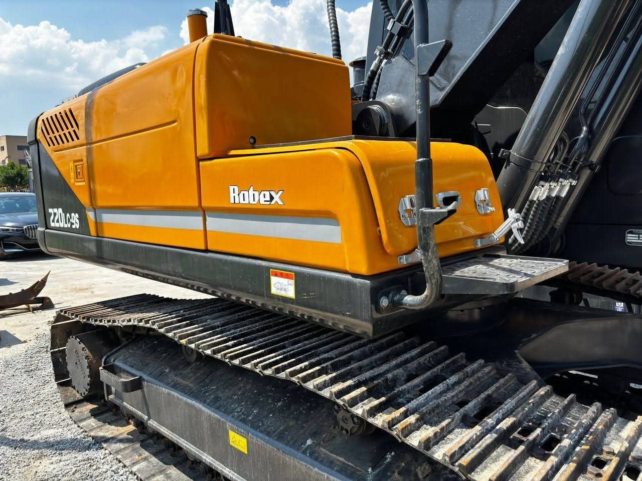 Hyundai Excavator for Sale in Egypt, 2022 Hyundai Excavator, Almost New, Located in Cairo, Best Heavy Equipment Deals