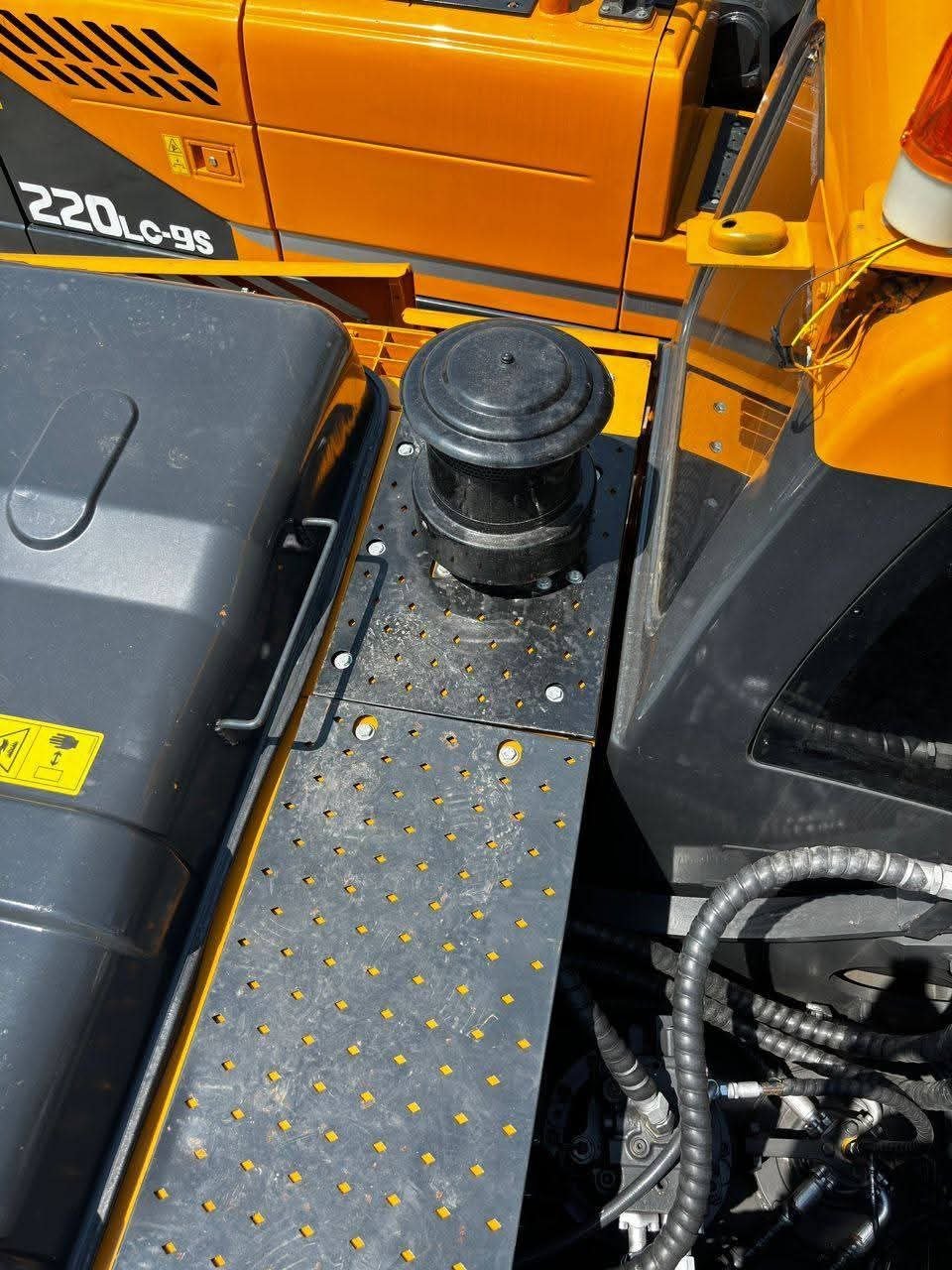 Hyundai Excavator for Sale in Egypt, 2022 Hyundai Excavator, Almost New, Located in Cairo, Best Heavy Equipment Deals