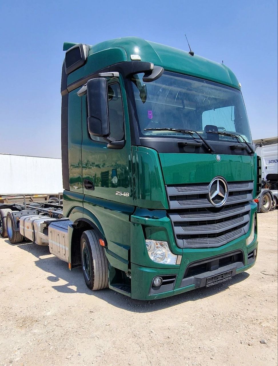 راس شاحنة مرسيدس للبيع في القاهرة، اكتروس MP4 قياس 2548 موديل 2015 بحالة ممتازة، أفضل عروض الشاحنات الثقيلة