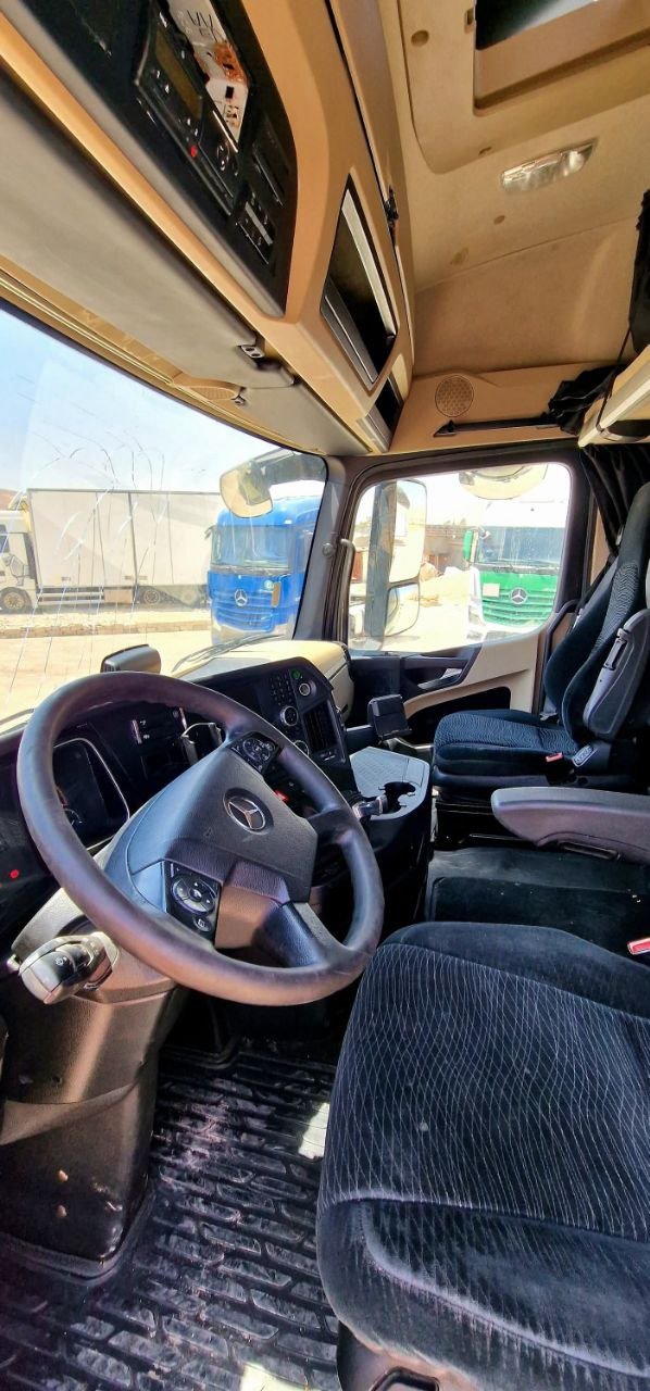 راس شاحنة مرسيدس للبيع في القاهرة، اكتروس MP4 قياس 2548 موديل 2015 بحالة ممتازة، أفضل عروض الشاحنات الثقيلة