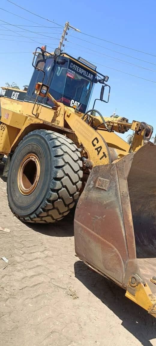 Caterpillar loader for sale in Egypt, Caterpillar 966 model 1998 located in Cairo, the best site for selling heavy equipment in Egypt.