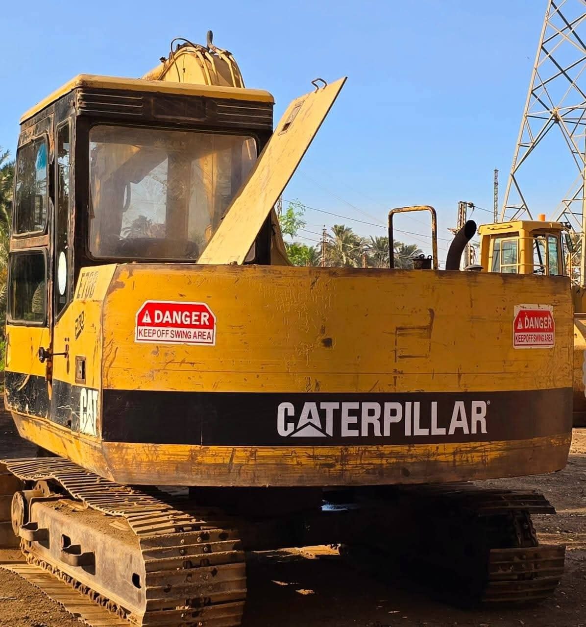 Caterpillar excavator for sale in Egypt, Caterpillar 70 model 1999 located in Cairo, the best site for selling heavy equipment in Egypt.