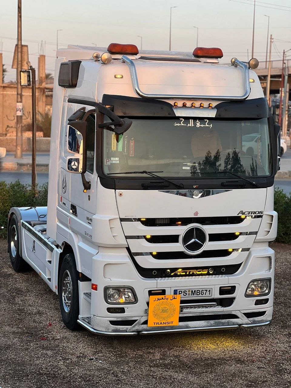 Mercedes truck for sale in Egypt, Mercedes MB2 model 2007 located in Mansoura, the best site for selling heavy equipment in Egypt.