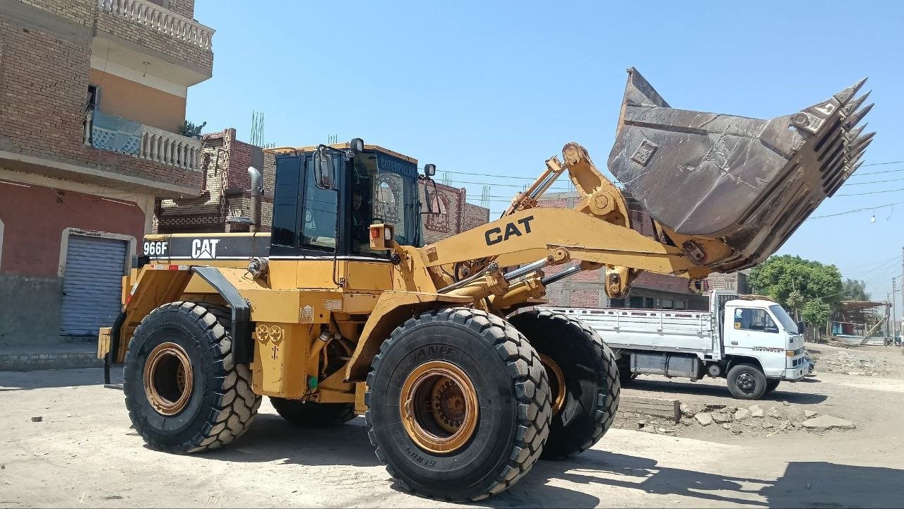 Caterpillar loader for sale in Egypt, Caterpillar 966f model 1997 located in Giza, the best site for selling heavy equipment in Egypt.