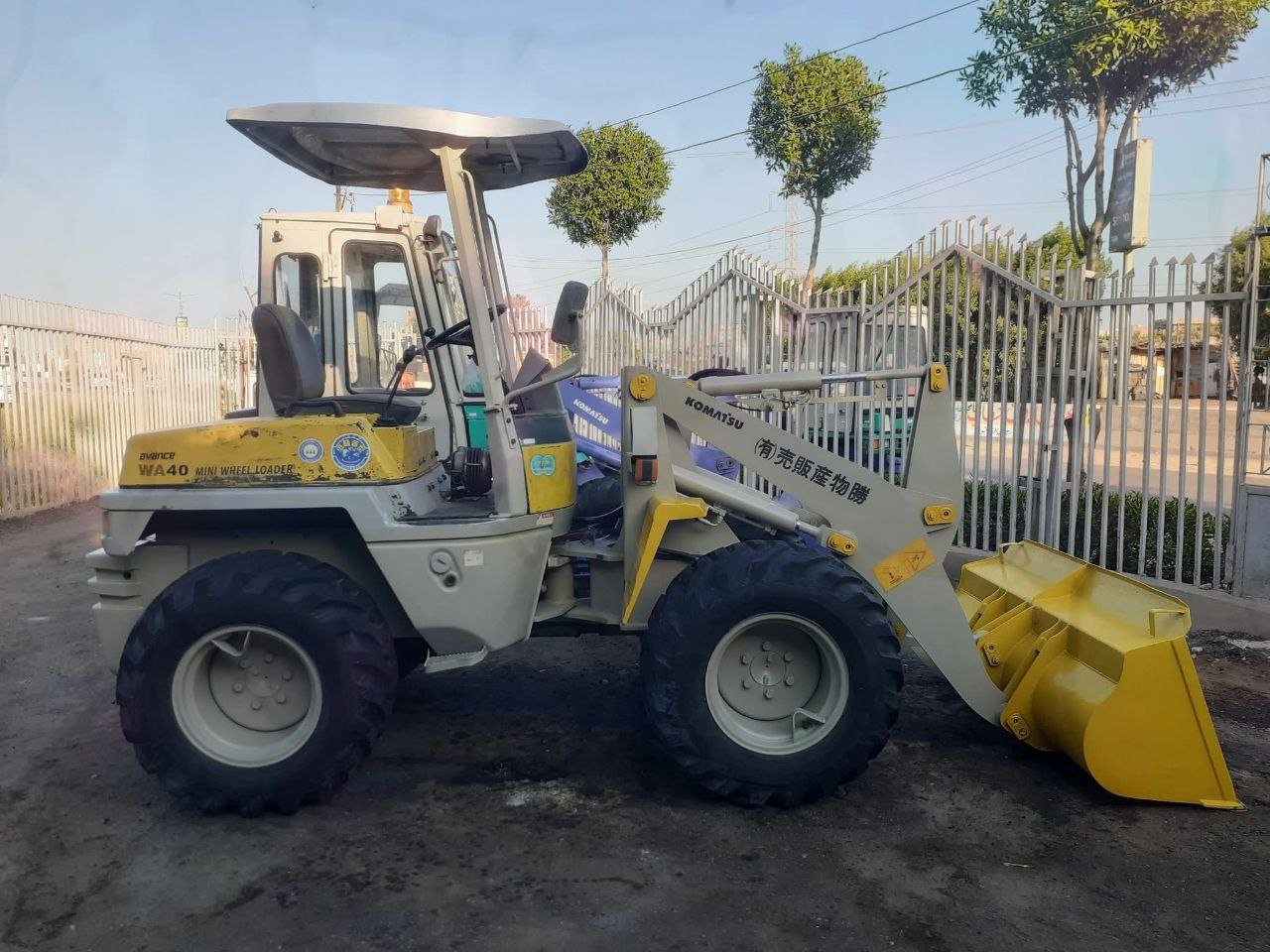 Komatsu loader for sale in Egypt, Komatsu 40 model 2011 available in Mansoura, the best site for selling heavy equipment in Egypt.
