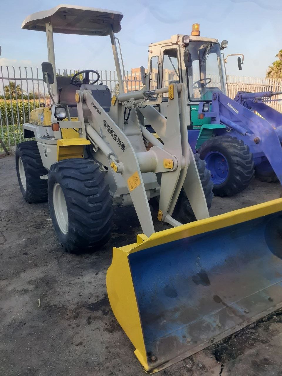 Komatsu loader for sale in Egypt, Komatsu 40 model 2011 available in Mansoura, the best site for selling heavy equipment in Egypt.