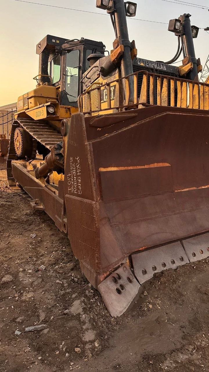 بلدوزر كاتربيلر للبيع في مصر، كاتربيلر D9N موديل 2002 تواجد الجيزة، افضل موقع لبيع المعدات الثقيلة في مصر