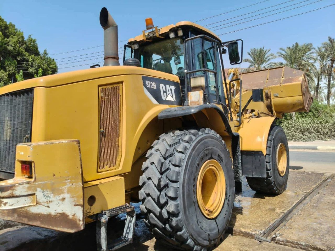 Caterpillar loader for sale in Egypt, Caterpillar 972H model 1999 located in Giza, the best site for selling heavy equipment in Egypt.