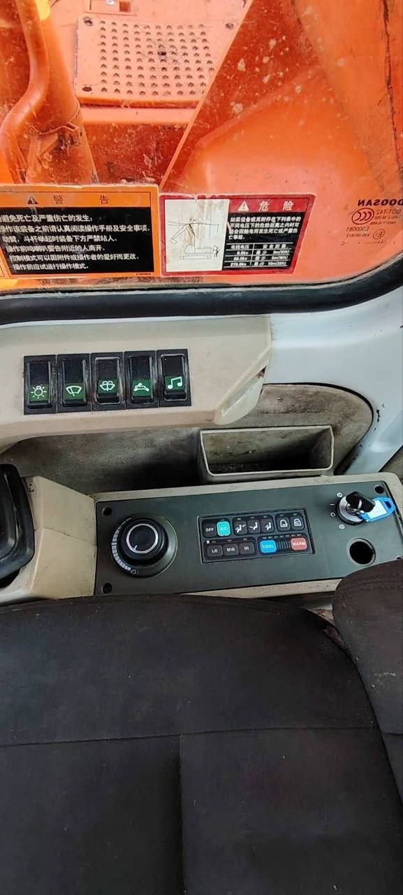 حفار دوسان للبيع في مصر، دوسان 300 موديل 2017 تواجد القاهرة، افضل موقع لبيع المعدات الثقيلة في مصر