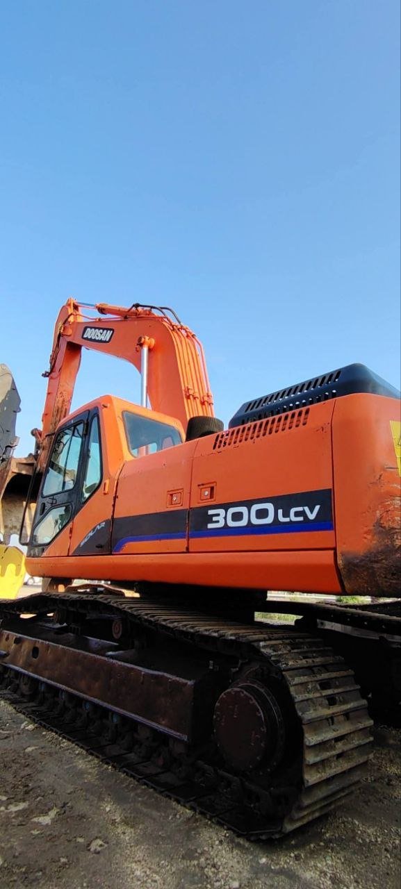 حفار دوسان للبيع في مصر، دوسان 300 موديل 2017 تواجد القاهرة، افضل موقع لبيع المعدات الثقيلة في مصر