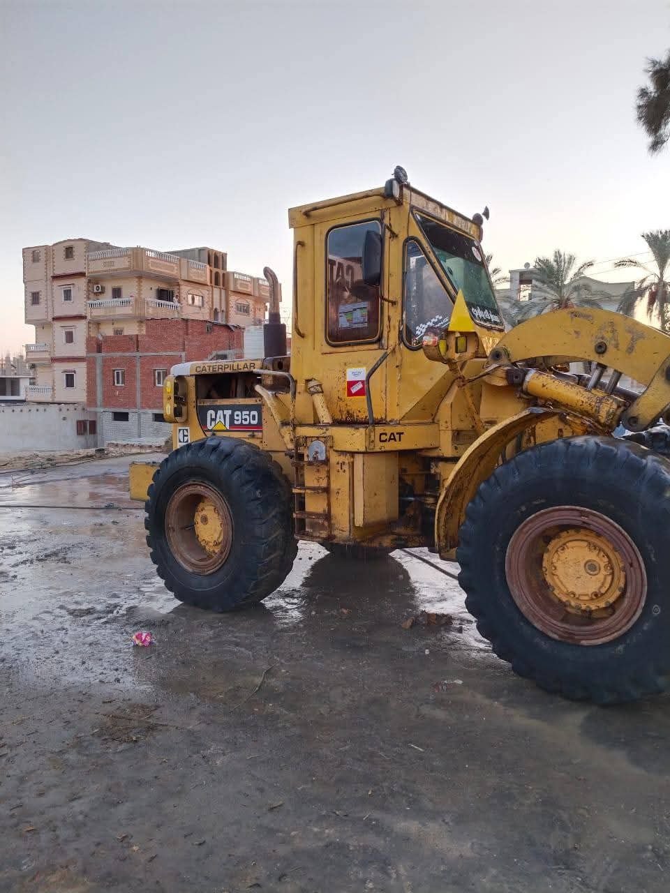 Caterpillar 950 for sale in Egypt, 2003 model located in Giza, the best site for selling heavy equipment in Egypt.