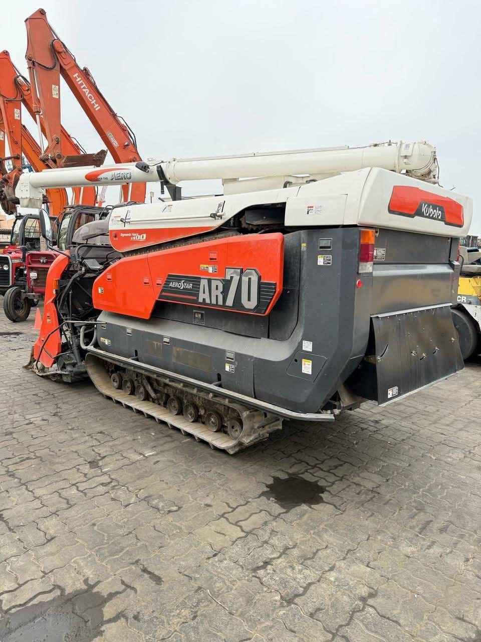 Kubota harvester for sale in Egypt, Kubota 70 model 2010 available in Alexandria, the best site for selling heavy equipment in Egypt.