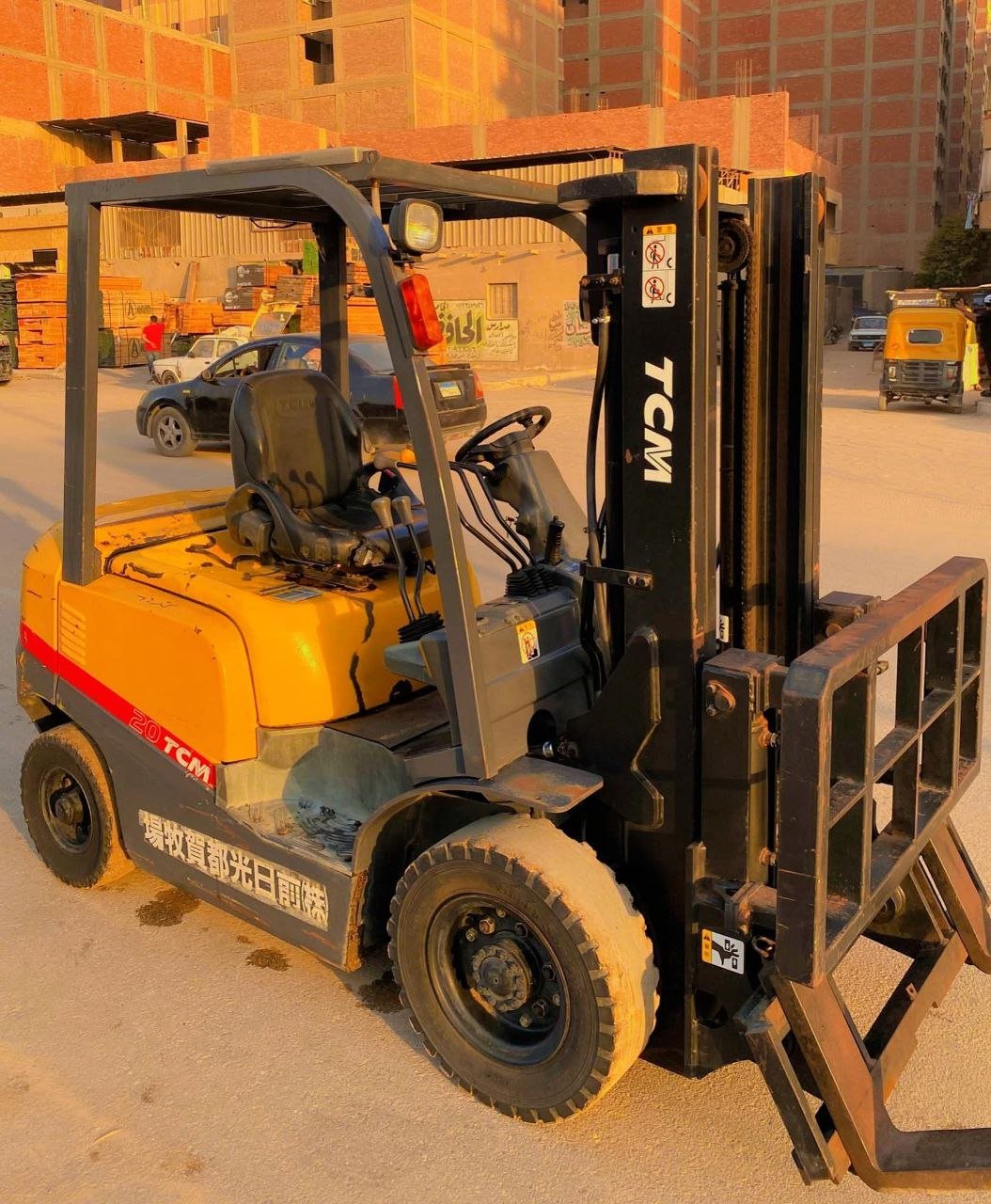 Clark TCM for sale in Egypt, TCM 110 model 2006 located in Cairo, the best site for selling heavy equipment in Egypt.