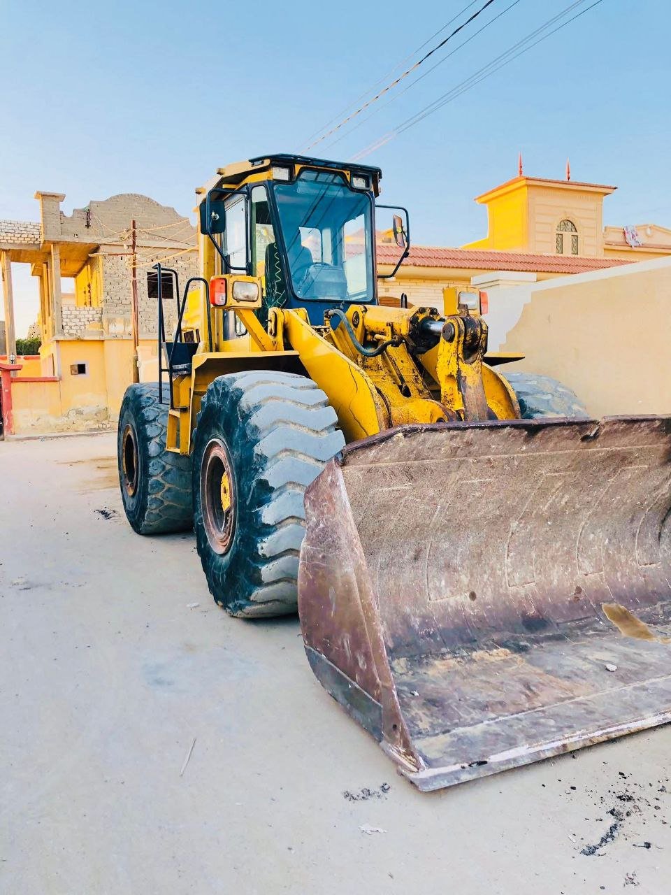 لودر كوماتسو للبيع في مصر، كوماتسو 420 موديل 1989  تواجد اسكندرية، افضل موقع لبيع المعدات الثقيلة في مصر