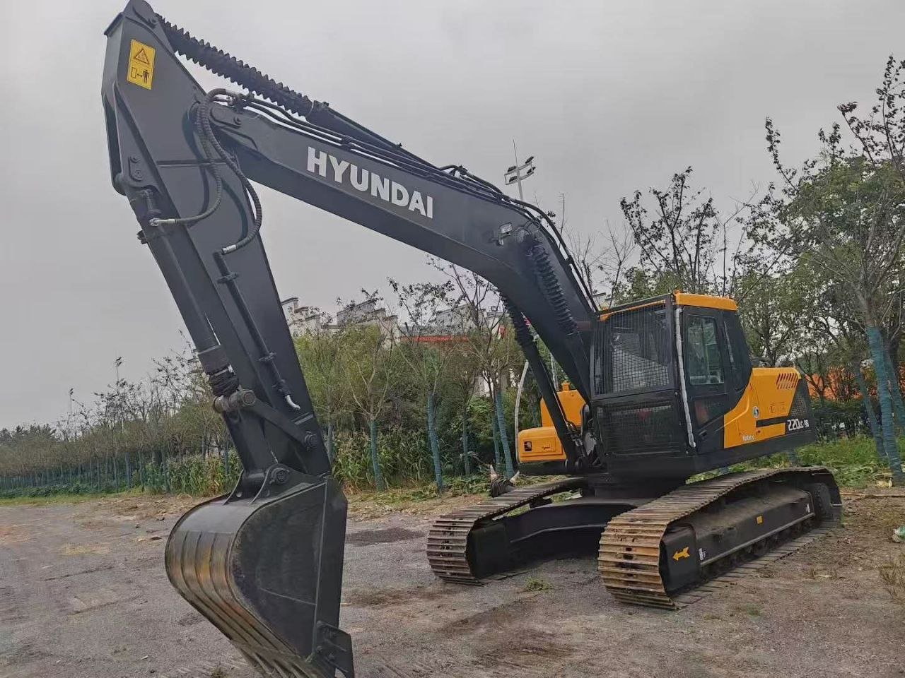 حفار هيونداي للبيع في مصر، هيونداي 220LC-9S موديل 2016 تواجد اسكندرية، افضل موقع لبيع المعدات الثقيلة في مصر