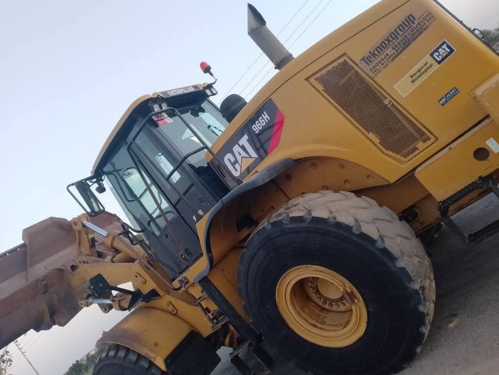 Caterpillar loader for sale in Egypt, Caterpillar 966H model 1998 located in Cairo, the best site for selling heavy equipment in Egypt.