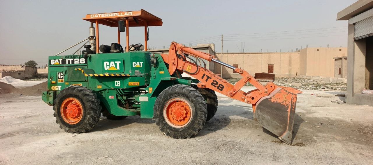 Caterpillar loader for sale in Egypt, Caterpillar IT28 model 1985 located in Mansoura, the best site for selling heavy equipment in Egypt