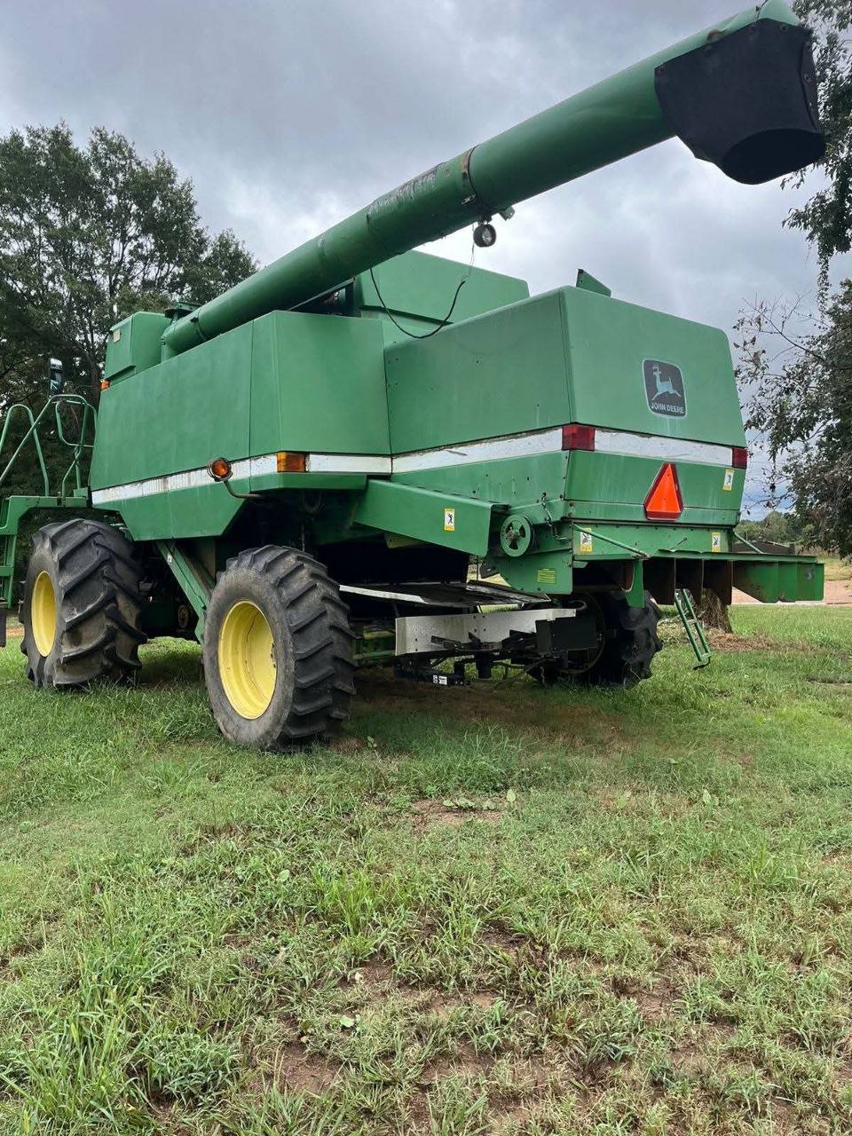 John Deere harvester for sale in Egypt, John Deere 9600 model 1995 located in Cairo, the best site for selling heavy equipment in Egypt