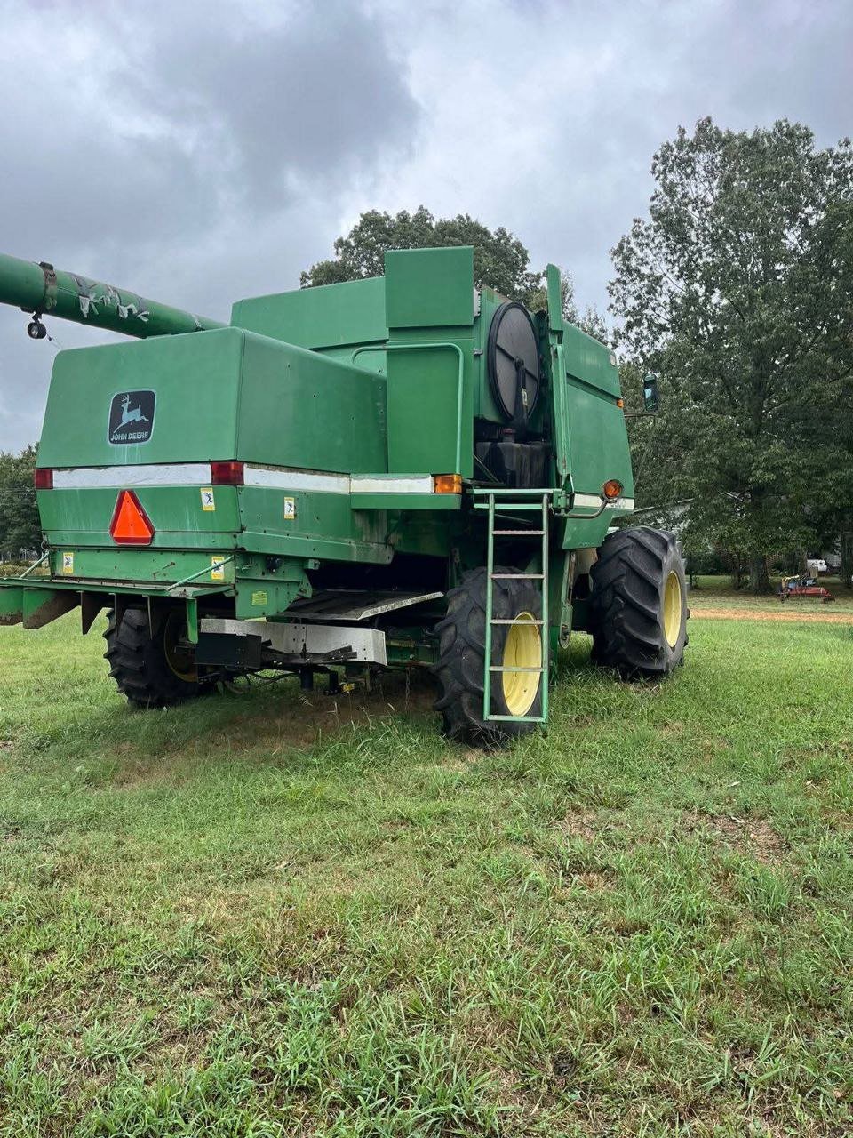 John Deere harvester for sale in Egypt, John Deere 9600 model 1995 located in Cairo, the best site for selling heavy equipment in Egypt