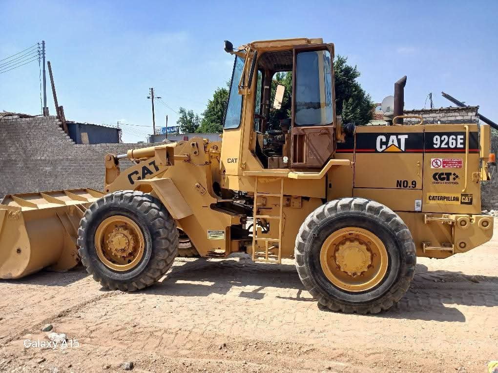 Caterpillar loader for sale in Egypt, Caterpillar 926E, 1990 model, located in Giza. The best site for selling heavy equipment in Egypt.