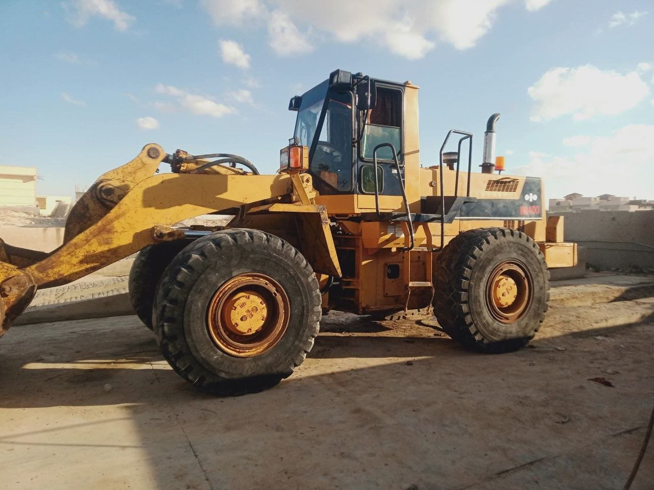 Komatsu loader for sale in Egypt, Komatsu 50 model 1988 located in Cairo, the best site for selling heavy equipment in Egypt