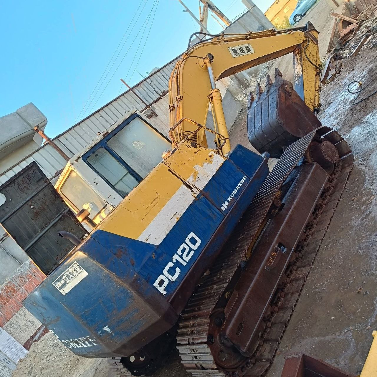 حفار كوماتسو للبيع في مصر، كوماتسو 120 موديل 2012 تواجد اسكندرية، افضل موقع لبيع المعدات الثقيلة في مصر