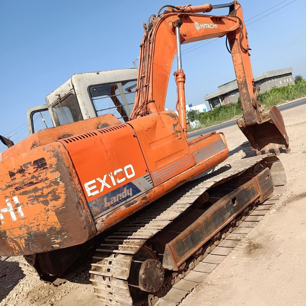 Hitachi excavator for sale in Egypt, Hitachi 120 model 2001, available in Alexandria, the best site for selling heavy equipment in Egypt