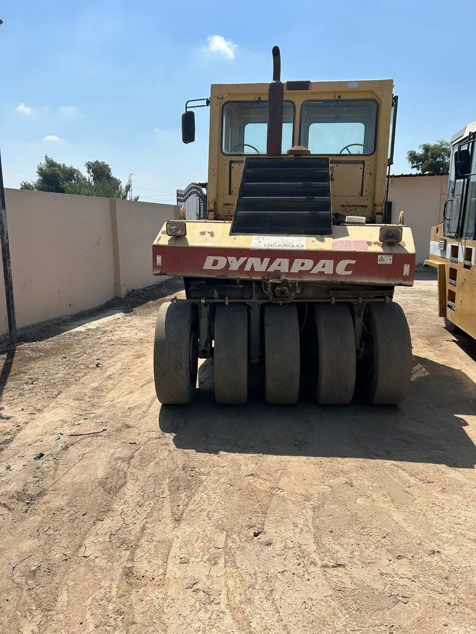 هراسة للبيع في مصر، Dynpac 114 موديل 1999 تواجد الجيزة، افضل موقع لبيع المعدات الثقيلة في مصر