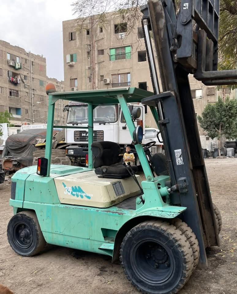 Mitsubishi Forklift for sale in Egypt, Mitsubishi 75 model 2001 available in Giza, the best site for selling heavy equipment in Egypt