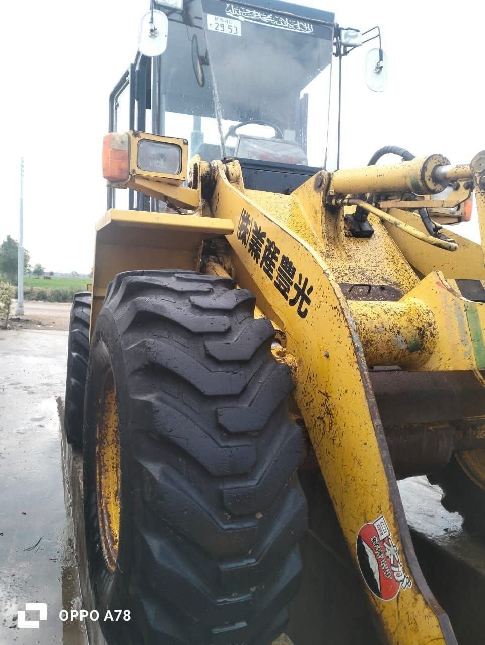 لودر كوماتسو للبيع في مصر، كوماتسو 100 موديل 1985 تواجد الجيزة، افضل موقع لبيع المعدات الثقيلة في مصر