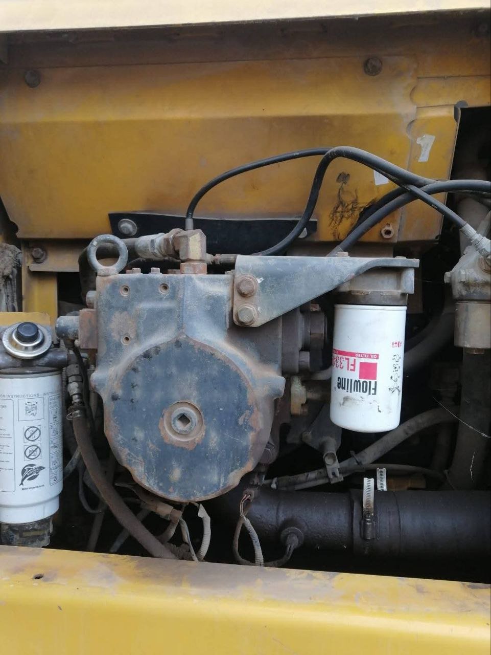 حفارة كوماتسو للبيع في مصر، كوماتسو 210 موديل 2008 تواجد المنصورة، افضل موقع لبيع المعدات الثقيلة في مصر