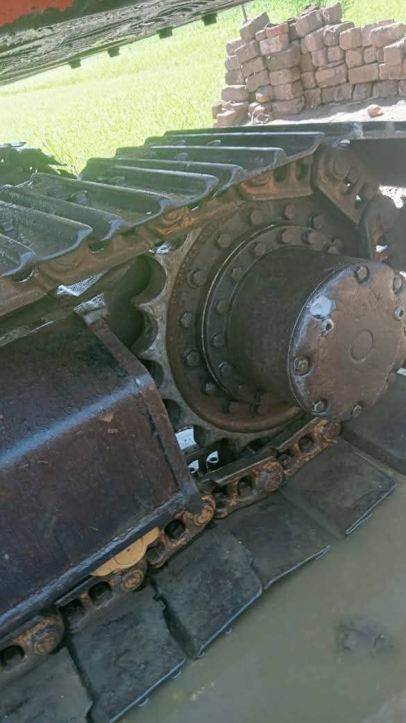 Hitachi excavator for sale in Egypt, Hitachi 130 model 1999 located in Cairo, the best site for selling heavy equipment in Egypt