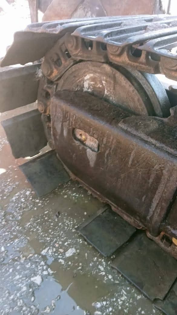 Hitachi excavator for sale in Egypt, Hitachi 130 model 1999 located in Cairo, the best site for selling heavy equipment in Egypt