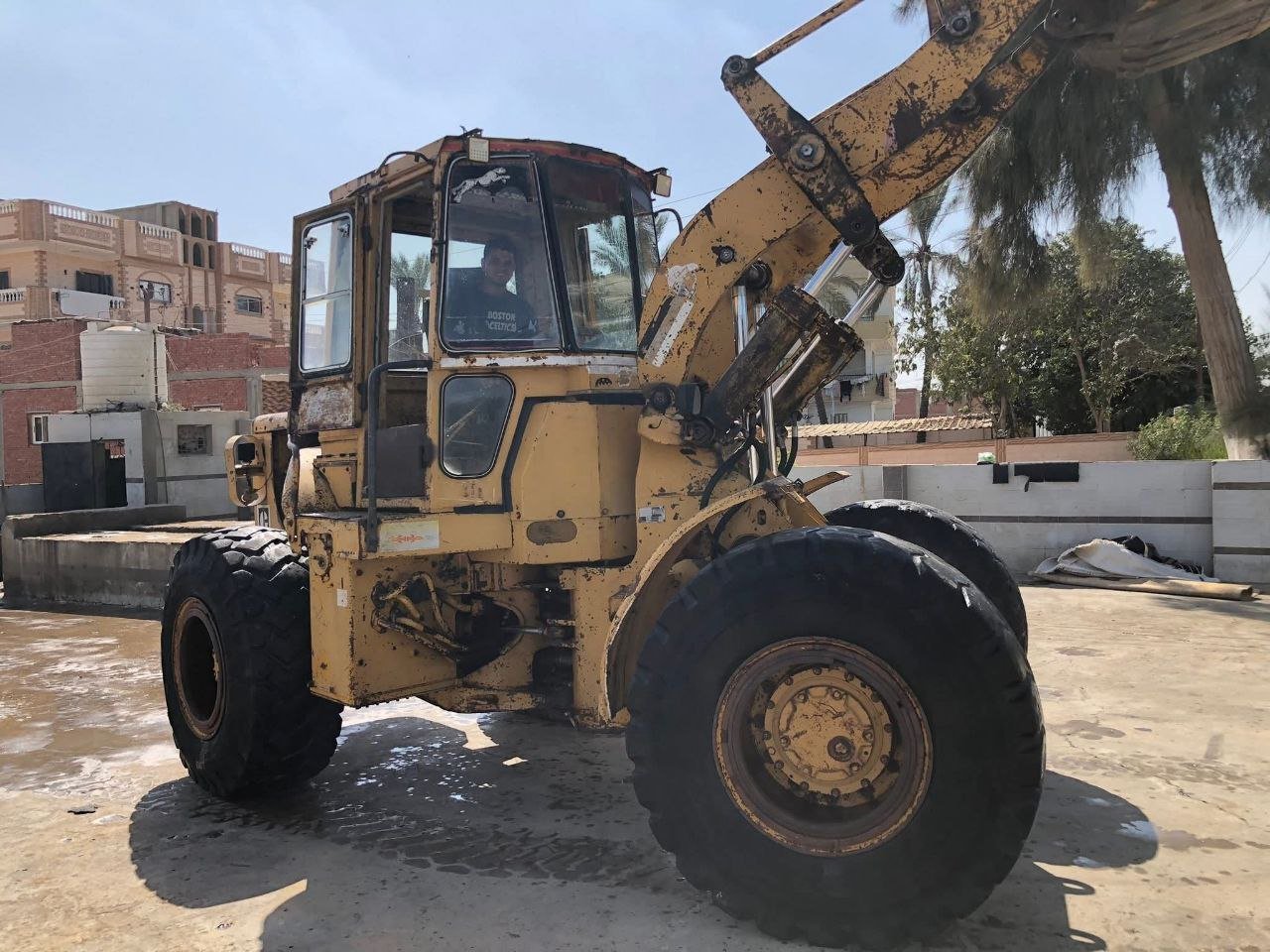 Caterpillar loader for sale in Egypt, Caterpillar 950 model 1980 available in Cairo, the best site for selling heavy equipment in Egypt