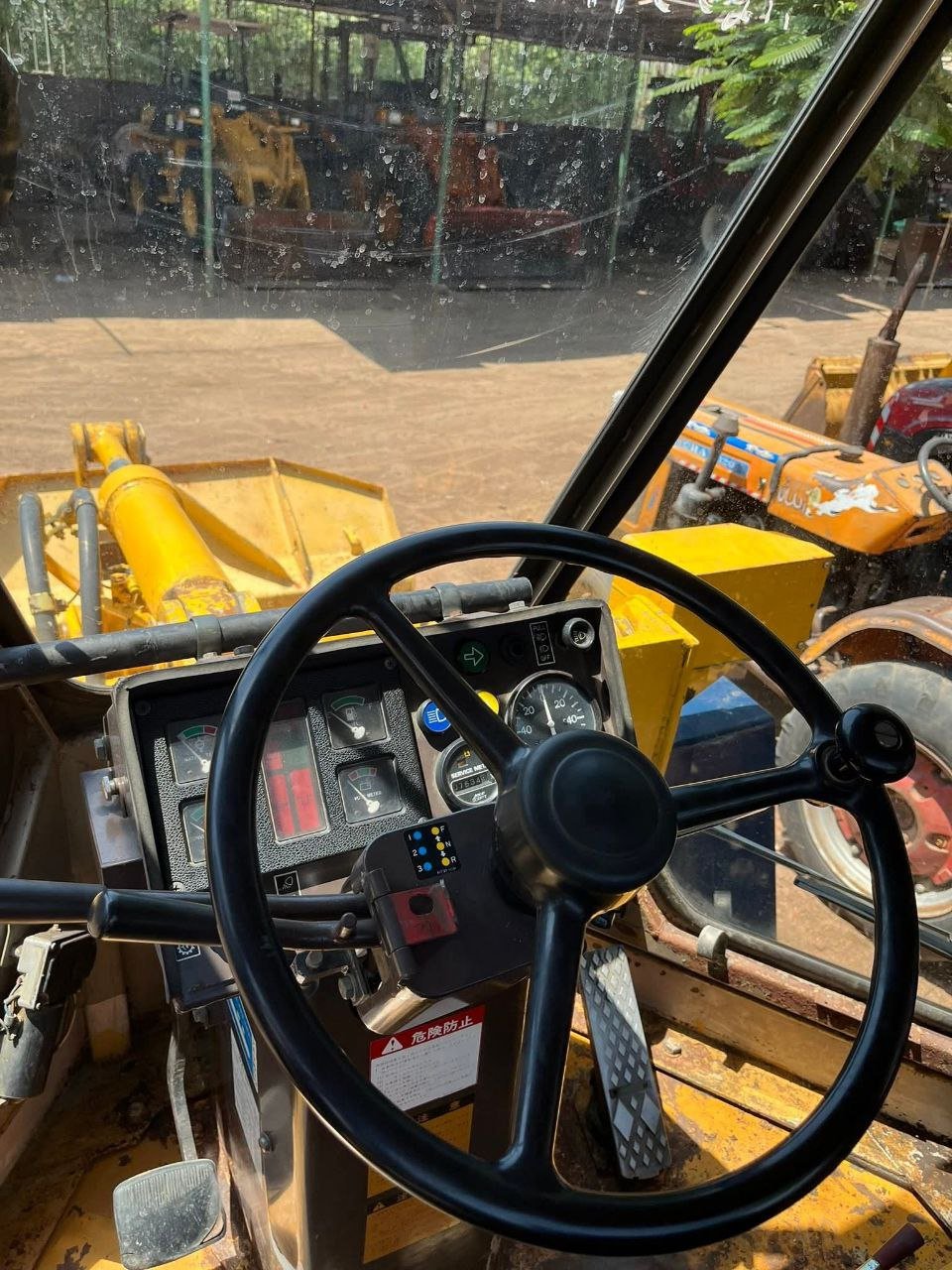 Caterpillar loader for sale in Egypt, Caterpillar WA150, 2001 model, located in Cairo. The best site to sell heavy equipment in Egypt.