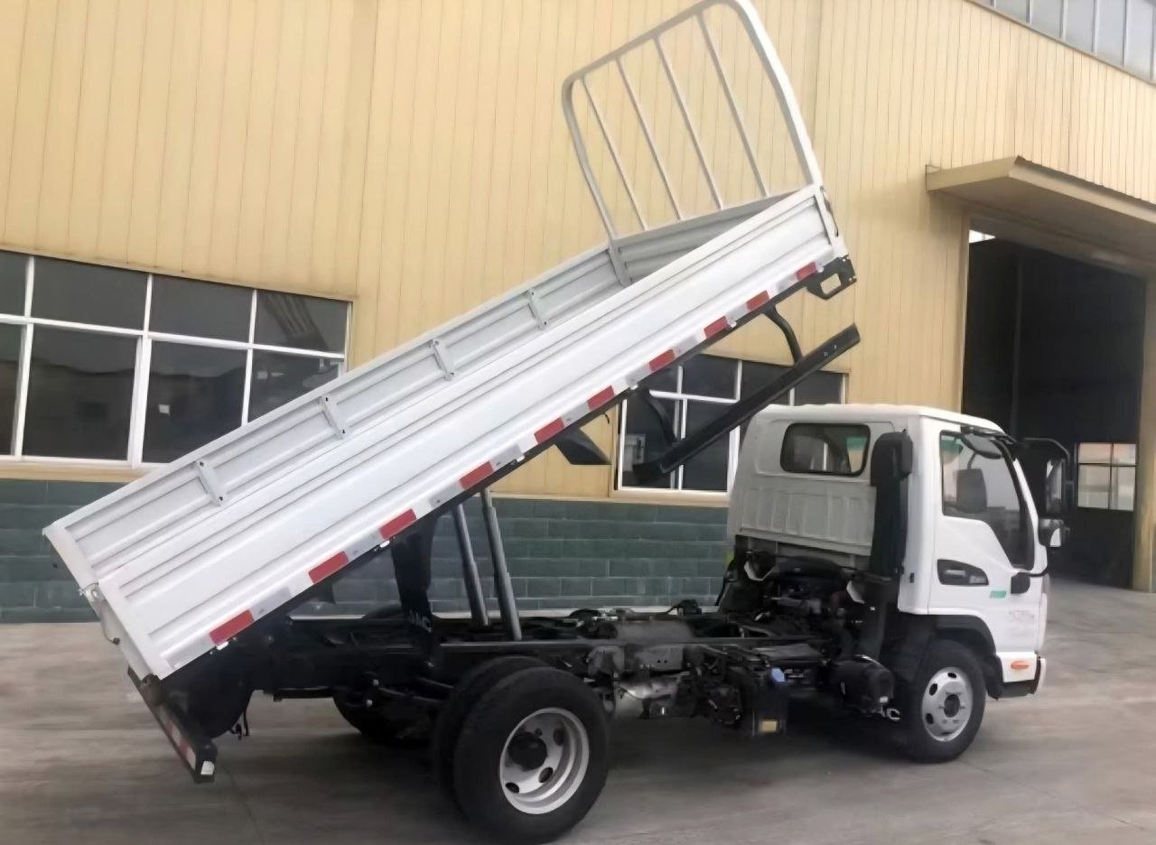 Jac truck for sale in Egypt, Jac 120 model 2010, exported from Jordan to Egypt, the best website for selling heavy equipment in Egypt