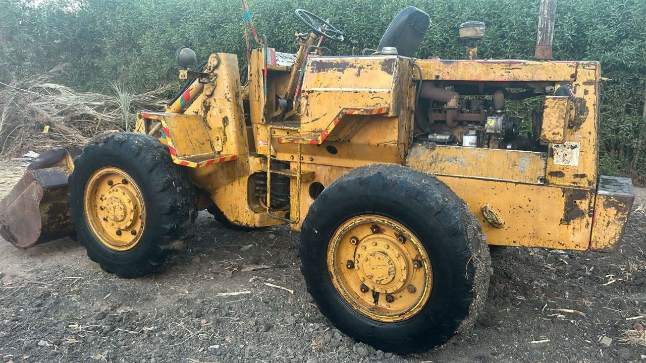loader for sale in Egypt, Caterpillar 966 model 2000 available in Cairo, the best site for selling heavy equipment in Egypt