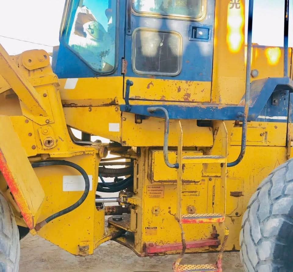 لودر للبيع في مصر، كوماتسو 320 موديل 2006 تواجد القاهرة، افضل موقع لبيع المعدات الثقيلة في مصر