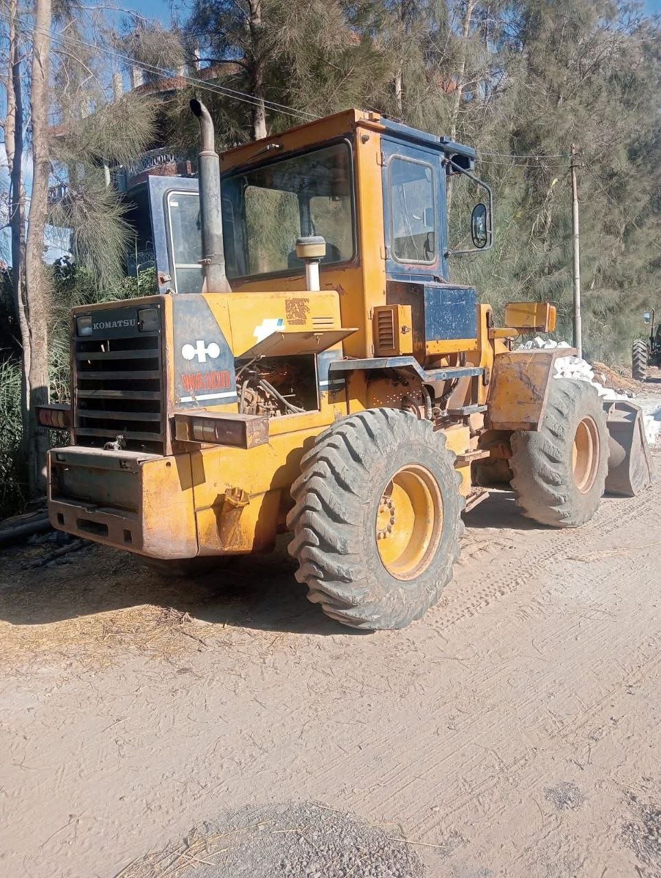Komatsu loader for sale in Egypt, Komatsu 100 model 2003 located in Cairo, the best site for selling heavy equipment in Egypt