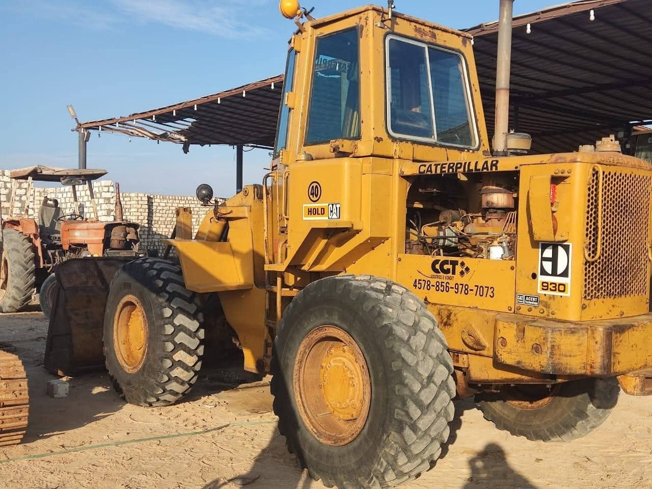 Caterpillar loader for sale in Egypt, Caterpillar 40, model 1984, located in Giza. The best site for selling heavy equipment in Egypt.