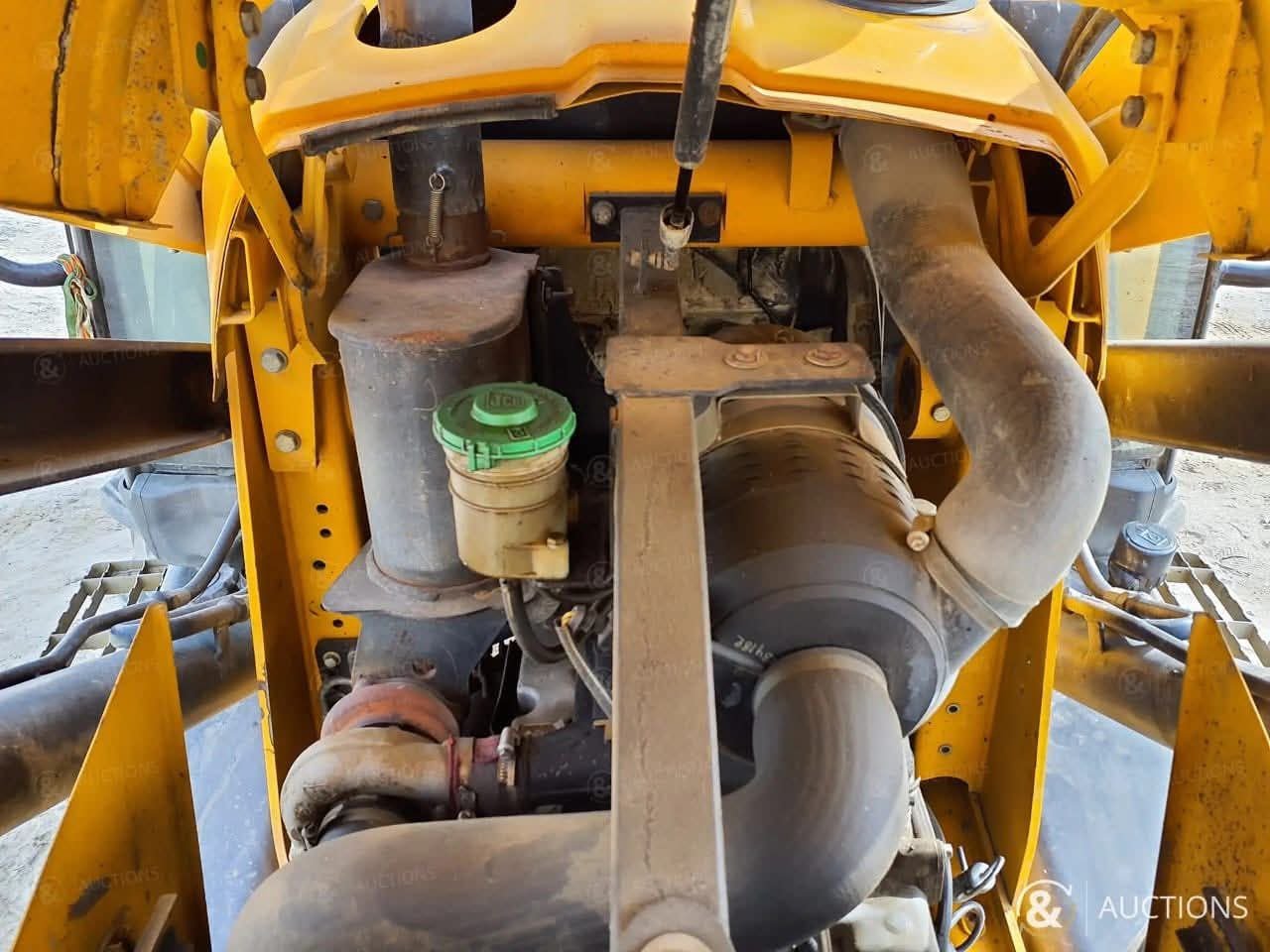 JCB loader for sale in Egypt, JCB 3DX model 2018 located in Giza, the best site for selling heavy equipment in Egypt