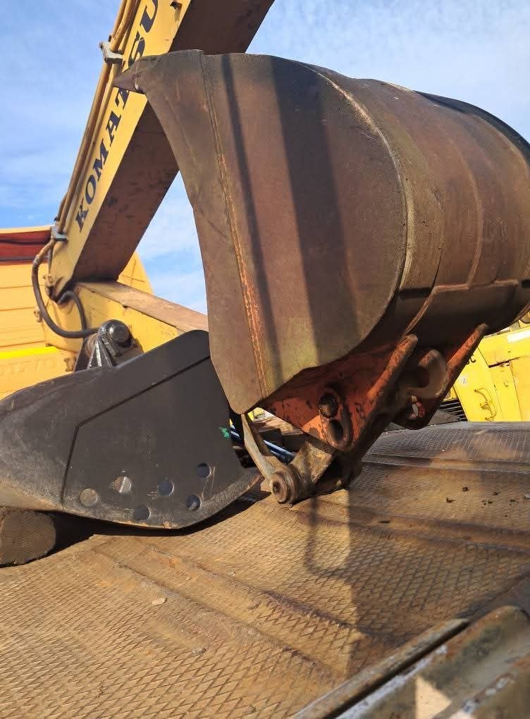 حفار كوماتسو للبيع في مصر، كوماتسو 140 موديل 1980 تواجد الجيزة، افضل موقع لبيع المعدات الثقيلة في مصر