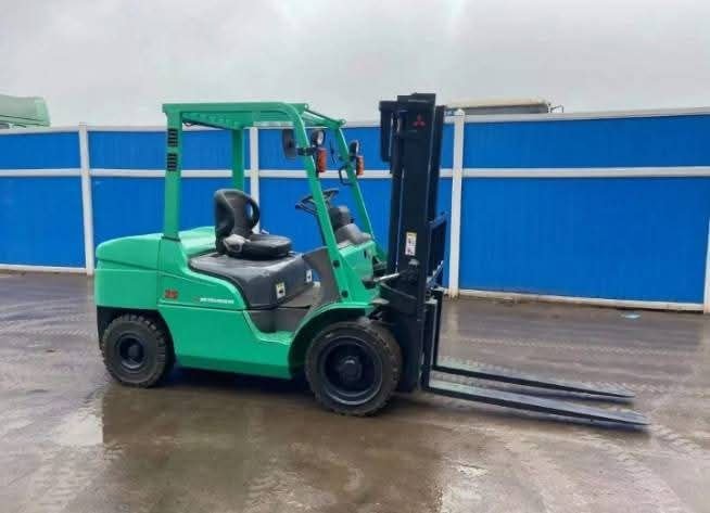 Mitsubishi Clark for sale in Egypt, Mitsubishi 110 model 2004 exported from Europe to Egypt, the best website for selling heavy equipment in Egypt