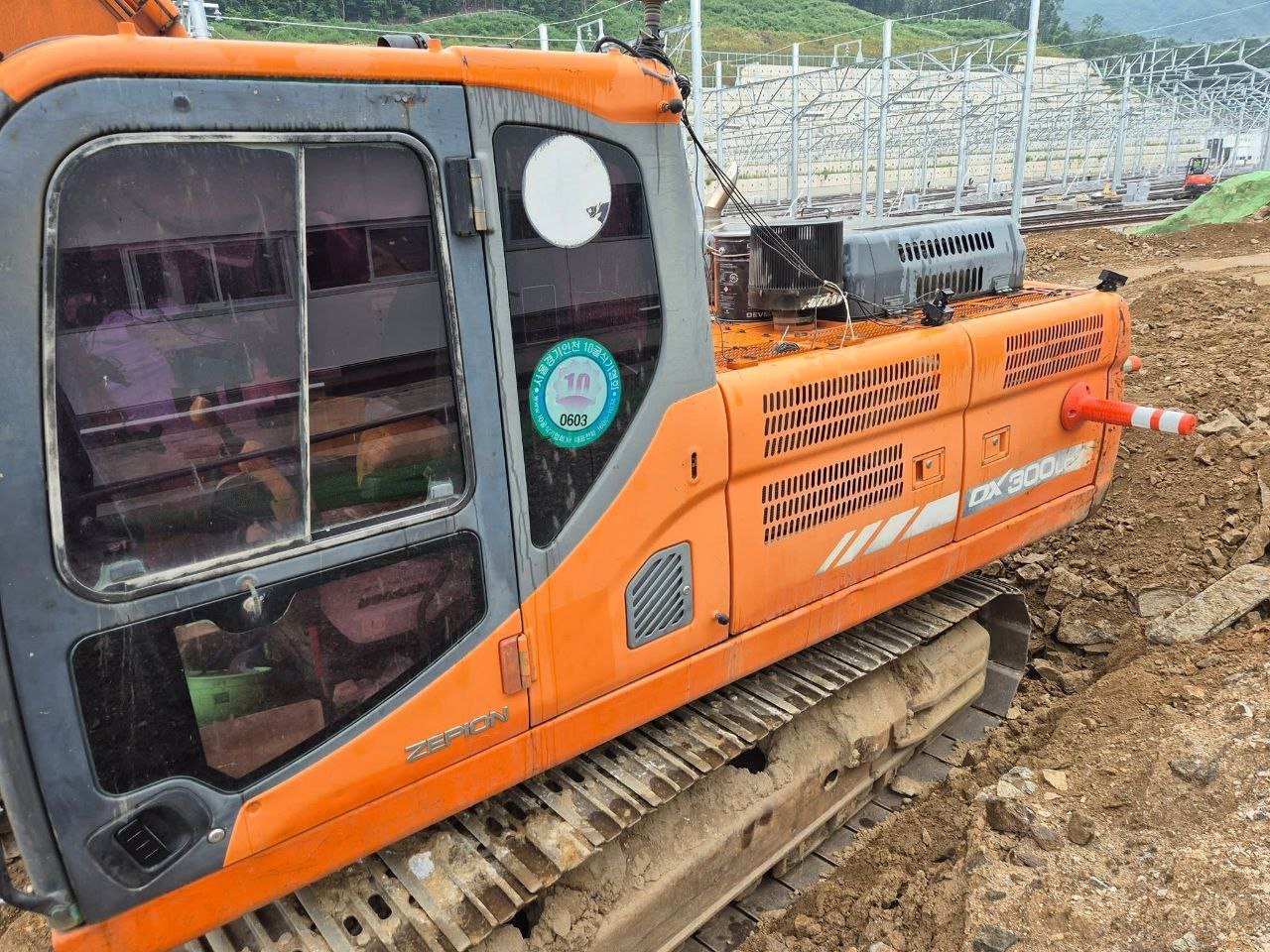 Doosan excavator for sale in Egypt, Doosan 300 model 2014 available in Cairo, the best site for selling heavy equipment in Egypt
